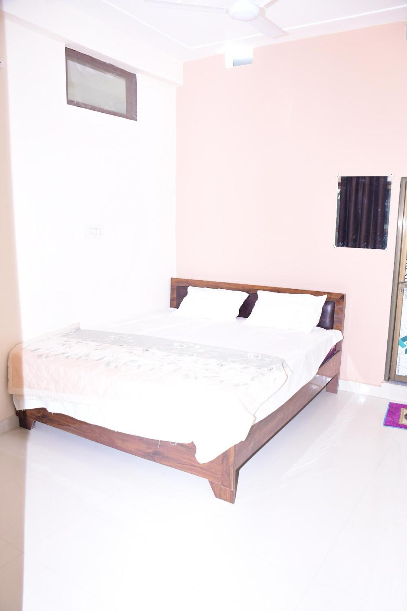 Shree Ram Hotel Ayodhya Esterno foto