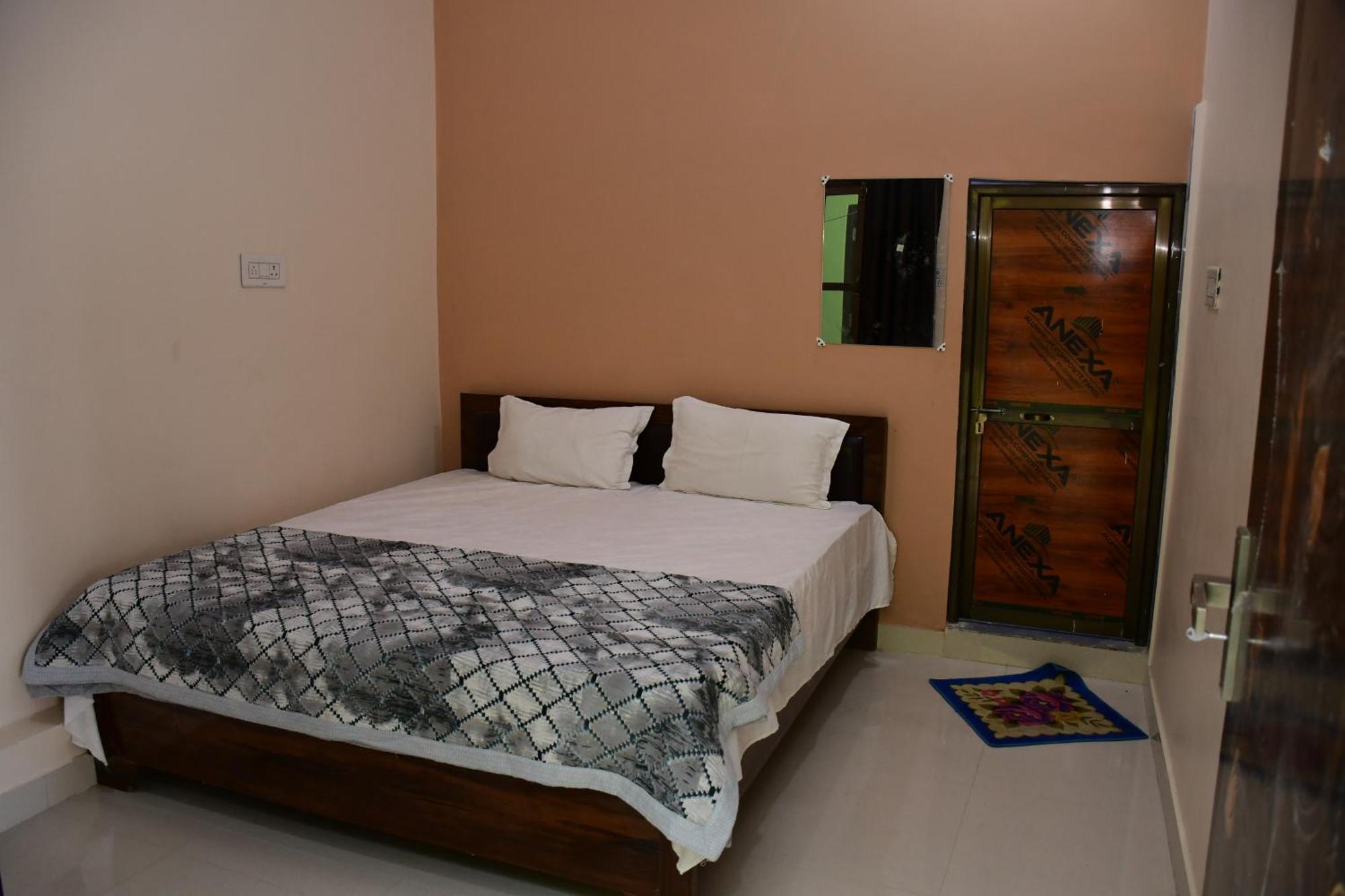 Shree Ram Hotel Ayodhya Esterno foto